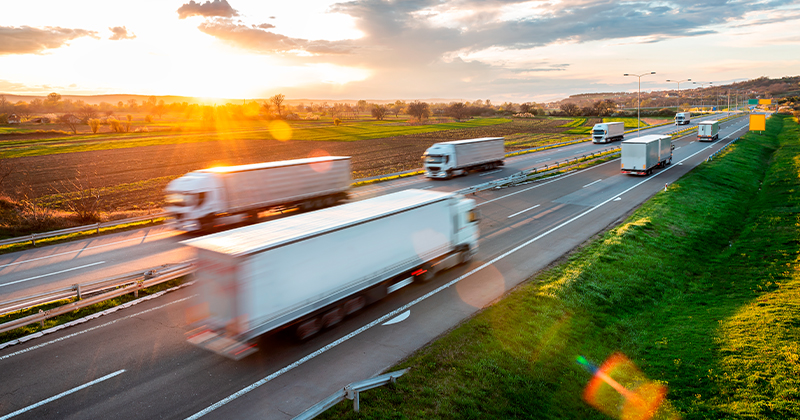 Aumento do transporte rodoviário de cargas no Centro-Oeste impulsiona PIB, diz especialista 